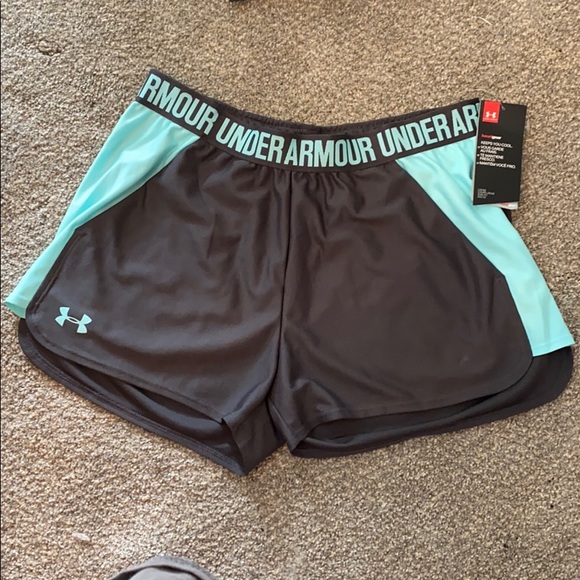 Under Armour Pants - BRAND NEW! Under armor womens pocketed shorts